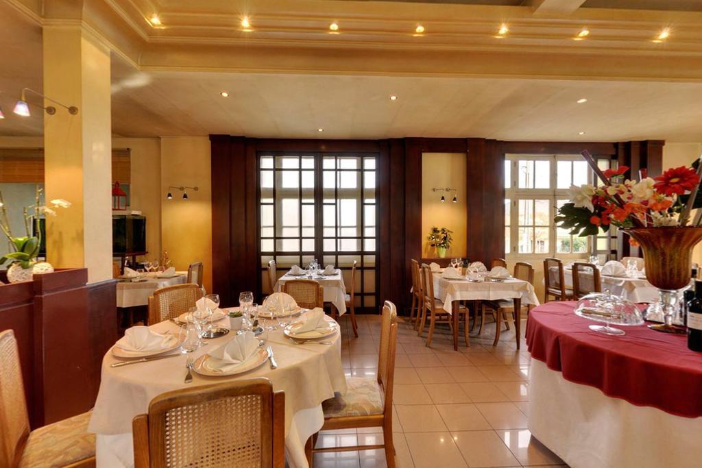 Logis Auberge Des Vieux Chenes 말레모르 외부 사진