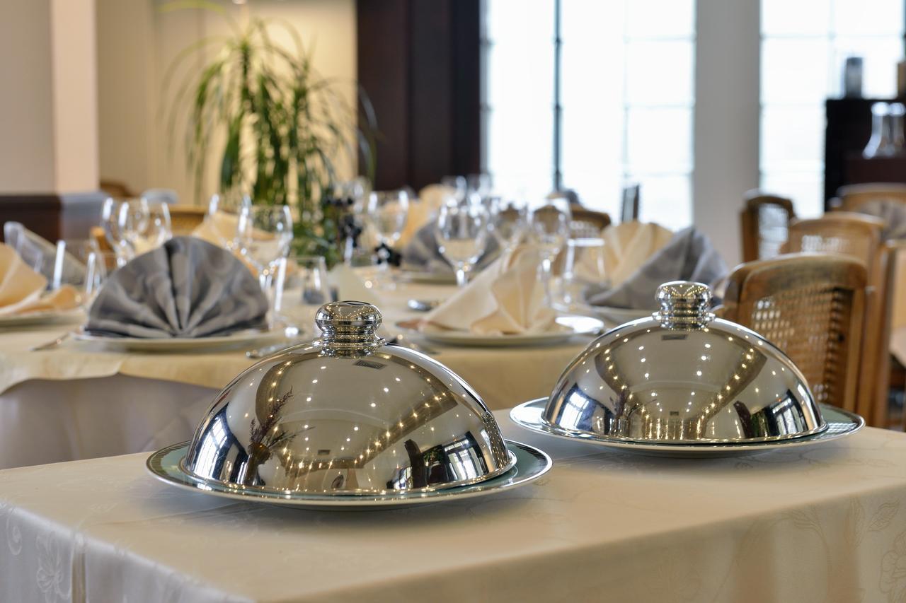 Logis Auberge Des Vieux Chenes 말레모르 외부 사진