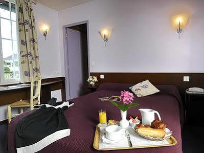 Logis Auberge Des Vieux Chenes 말레모르 외부 사진